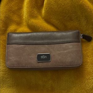 UGG Two-Tone Brown Leather Zip Wallet